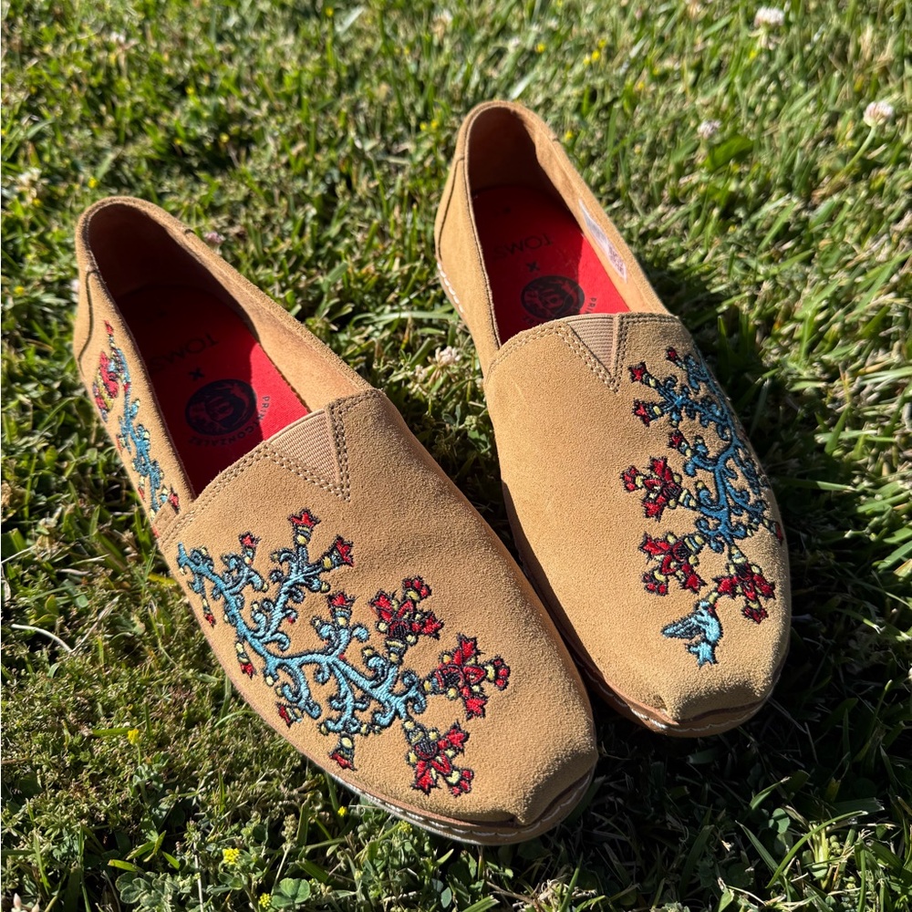 Toms Tan and Blue Floral Flats